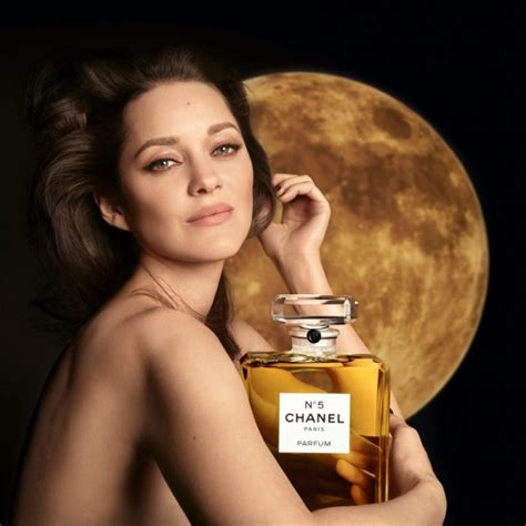 chanel no 5 christmas advert actress